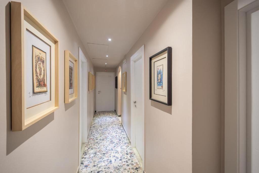 Boutique Rooms Carbonazzi 17 Cagliari Luaran gambar