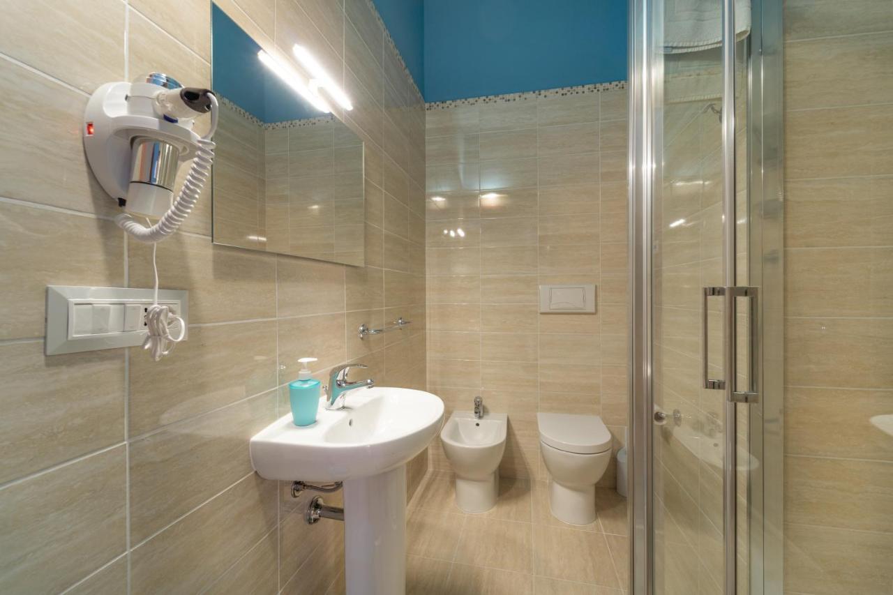 Boutique Rooms Carbonazzi 17 Cagliari Luaran gambar