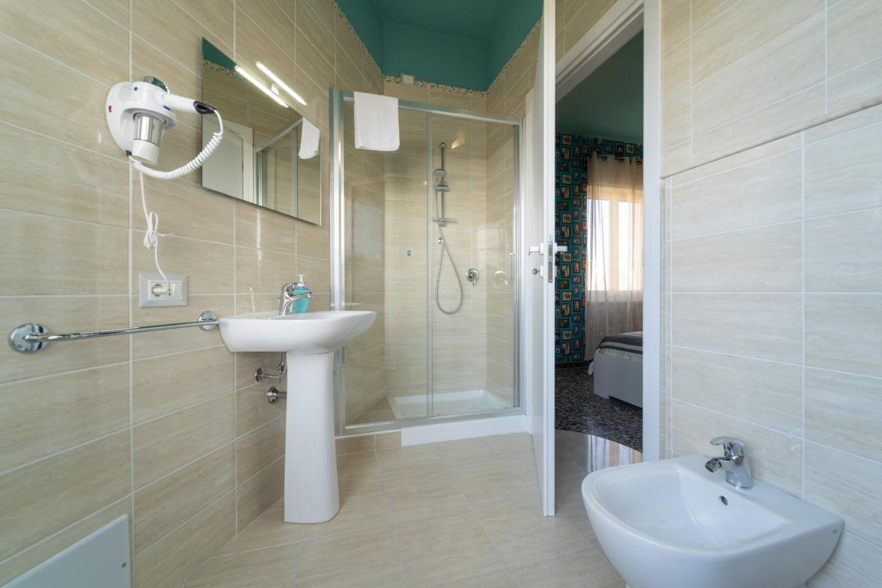 Boutique Rooms Carbonazzi 17 Cagliari Luaran gambar
